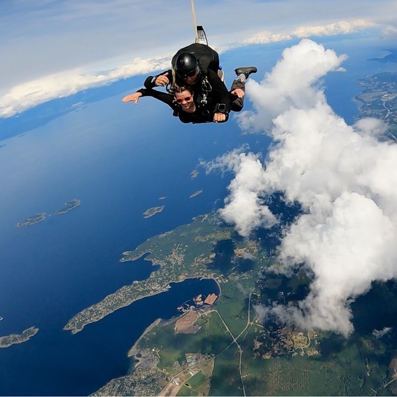 Meet your Posher, Brittney - Picture 1 of 1